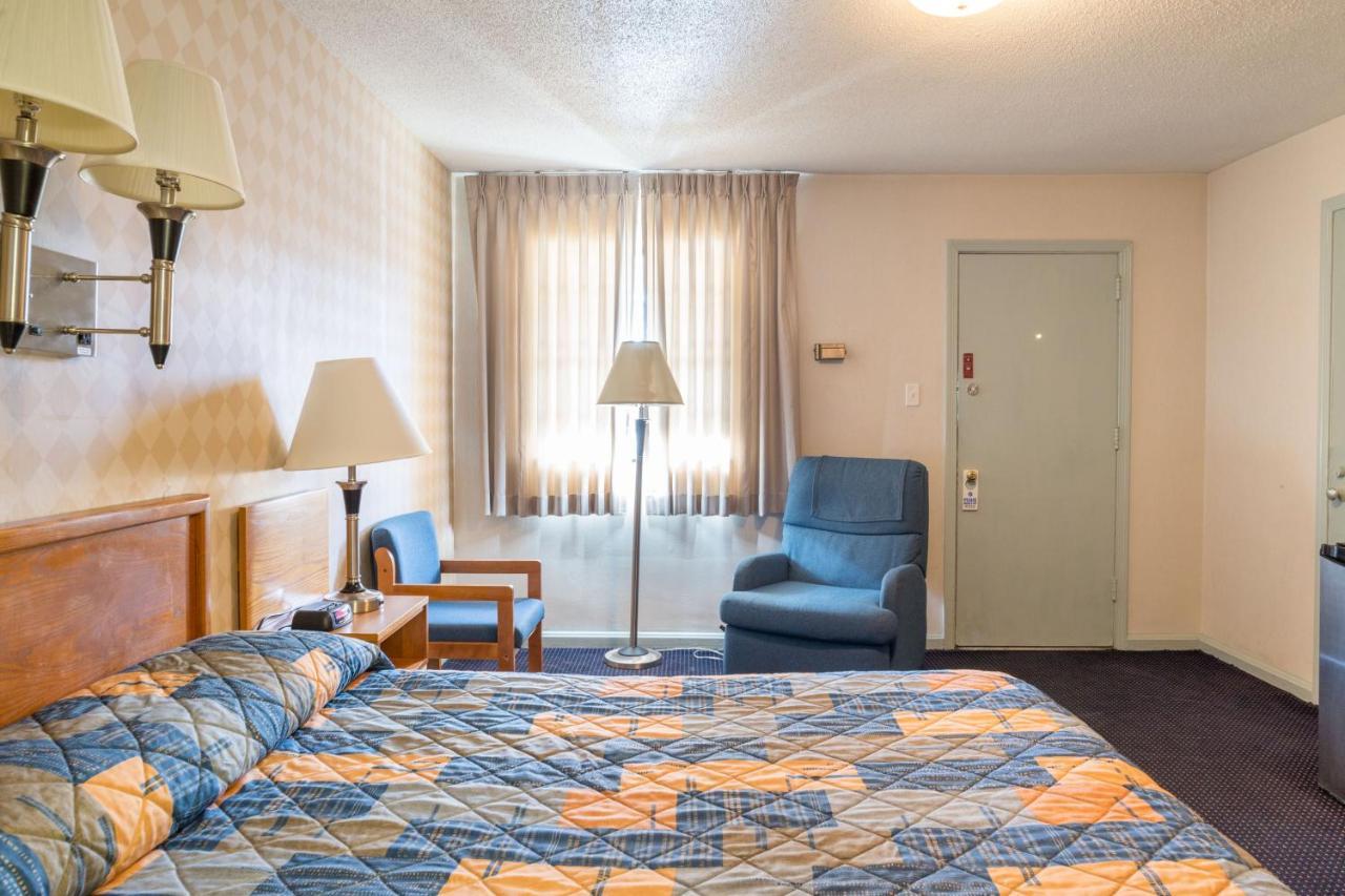 Budget Host Alexandria Motel Exterior photo